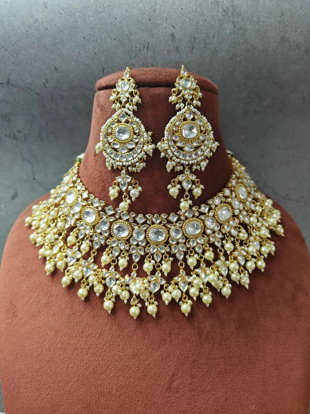 Antique Pachi Kundan Studded Bridal Choker Necklace