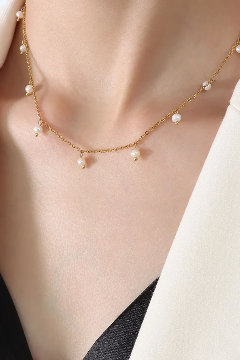 Elegant Faux Pearl Necklace - Timeless Style for Every Occasion