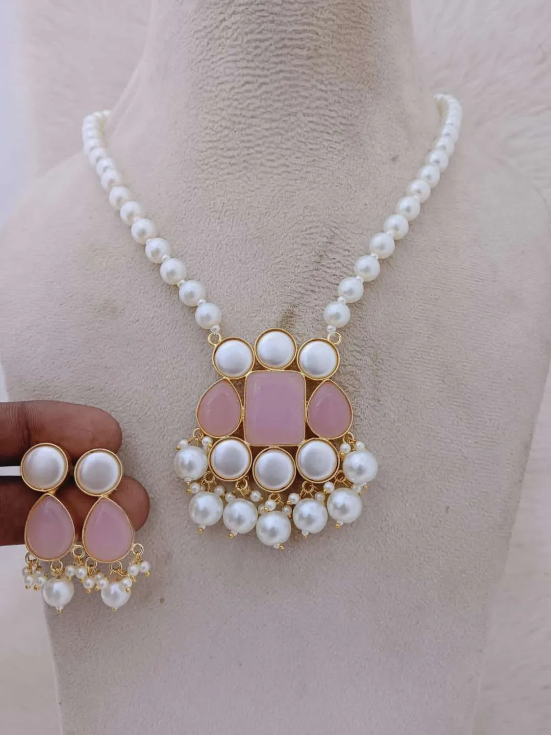 Fusion Pearl Necklace Set