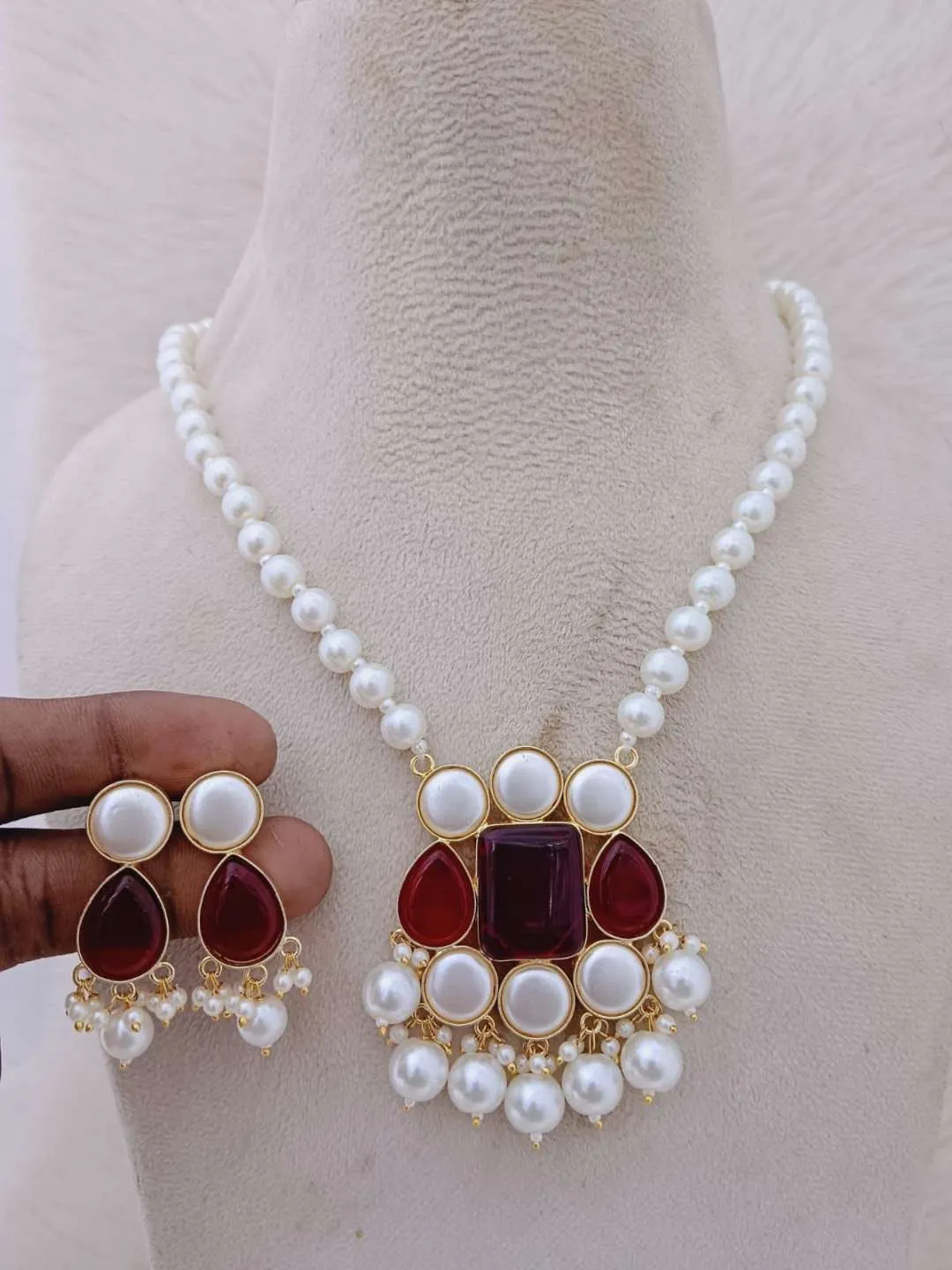 Fusion Pearl Necklace Set