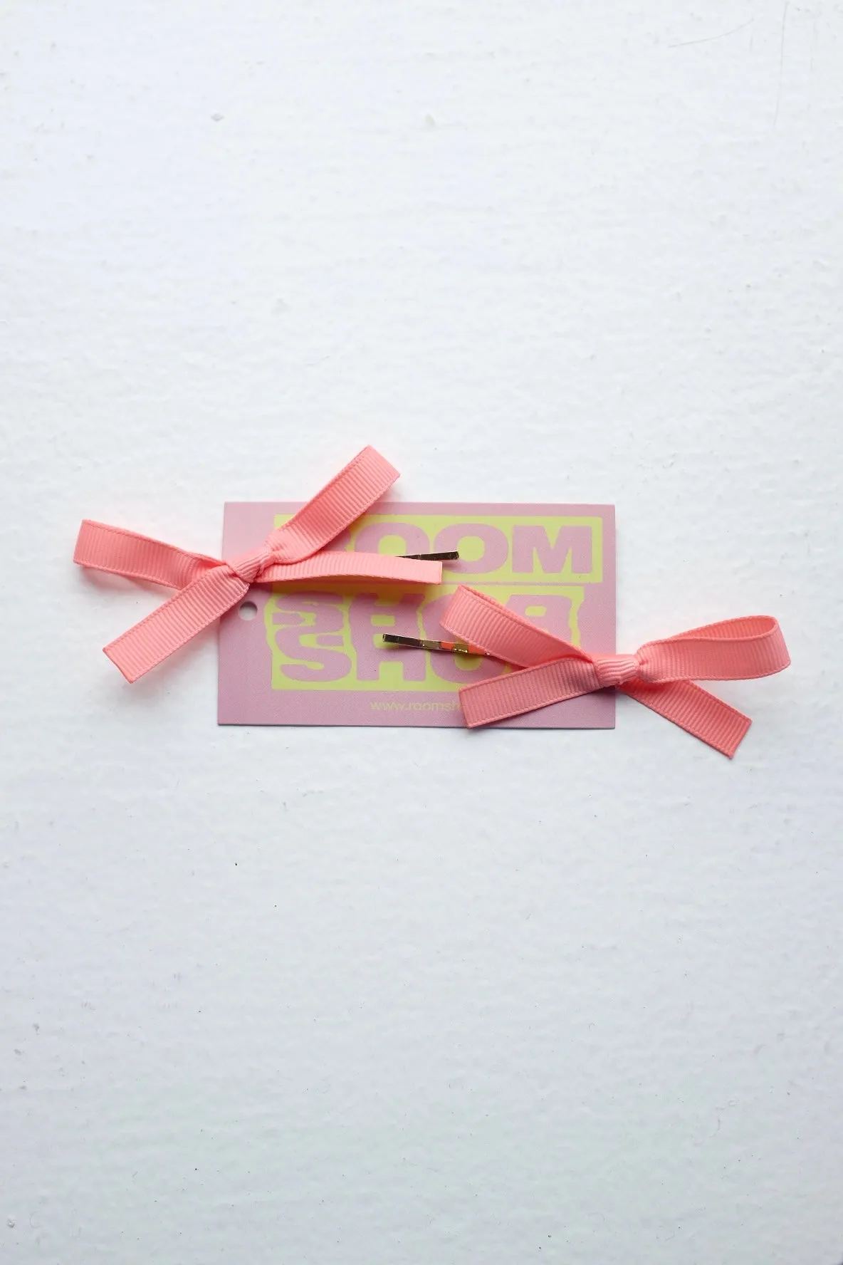 Living Coral Mini Bow Pin