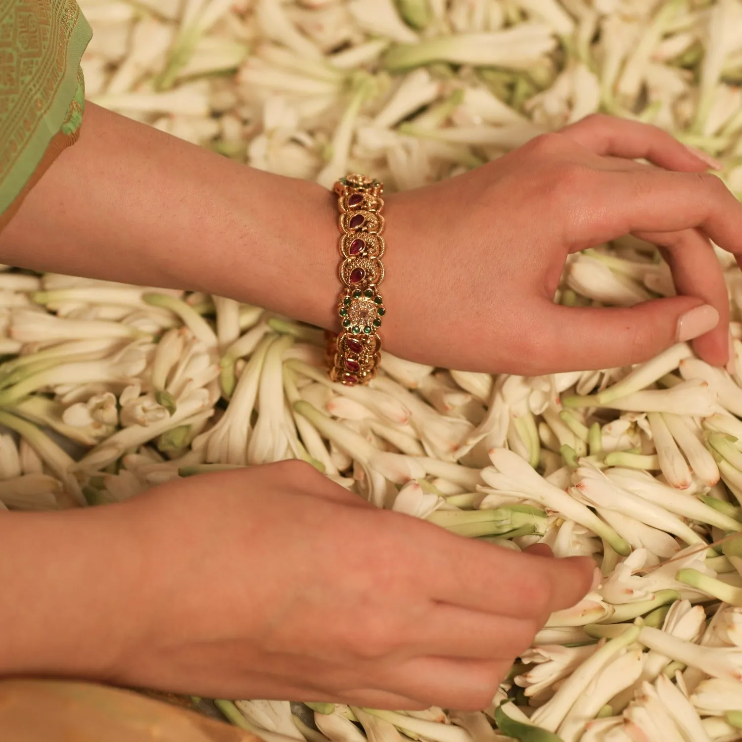 Peacock Floral Classic Kempu Silver Bangles