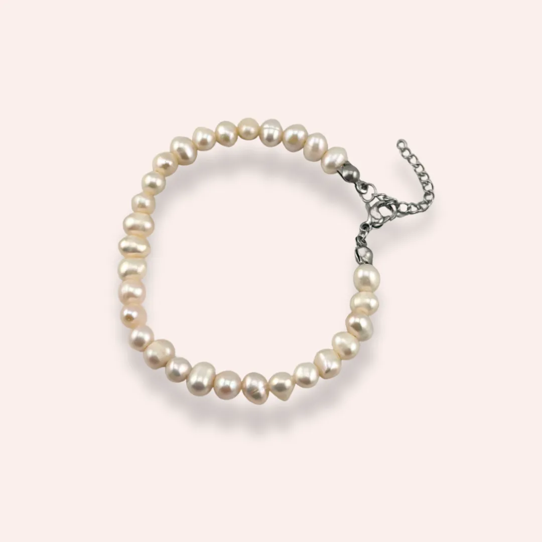 Silver pearl bracelet